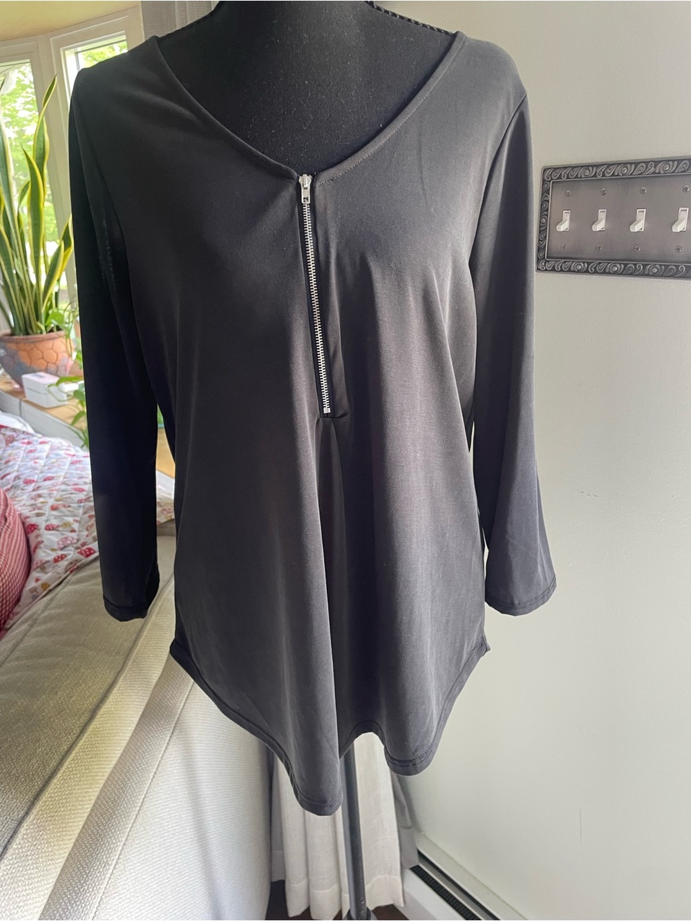 Green Envelope Black Zip-Front Long Sleeve V-Neck Top NWOT